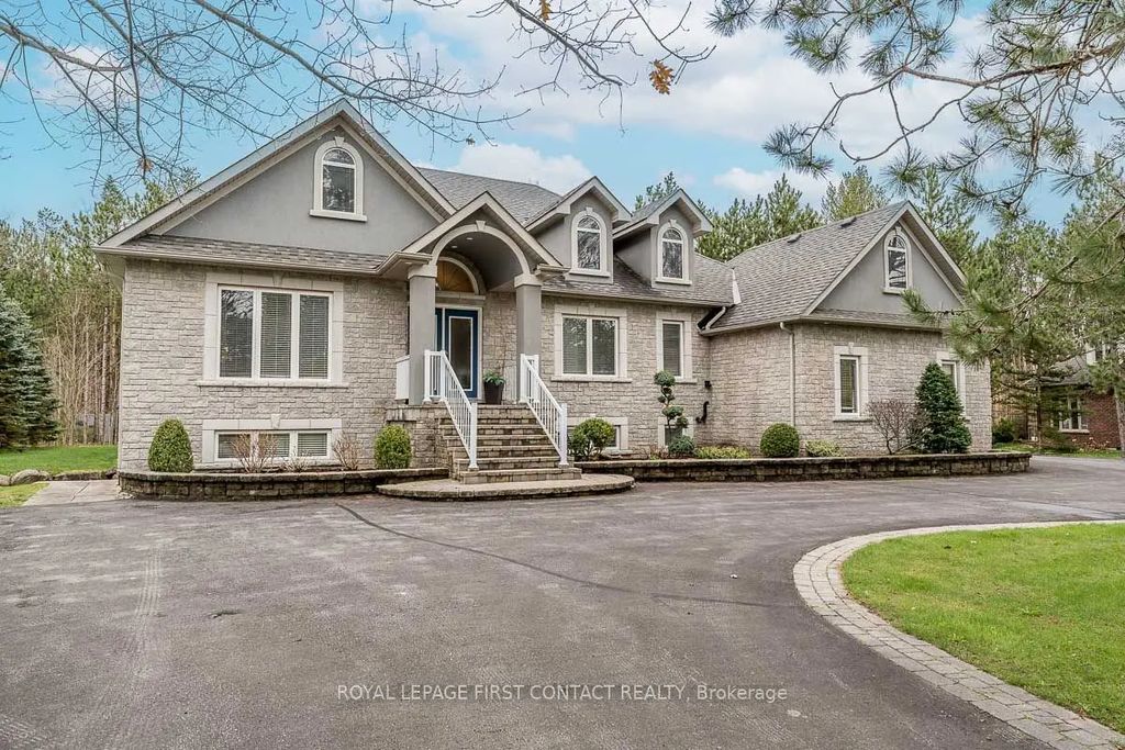 72 Luella Boulevard, Springwater