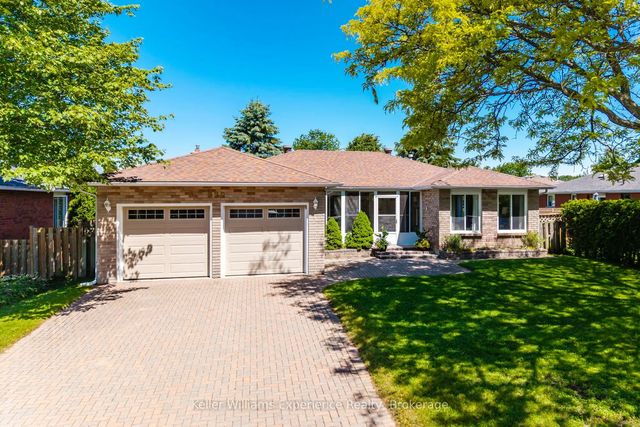 922 Playfair Road, Midland