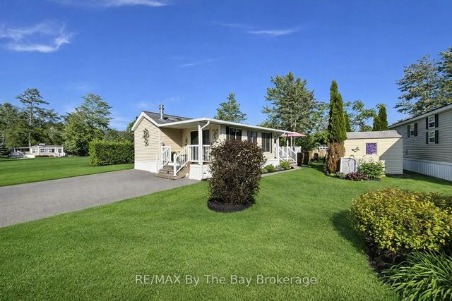 13 White Pines Trail, Wasaga Beach