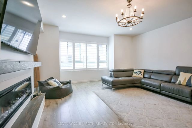 369 Essa Road 64, Barrie