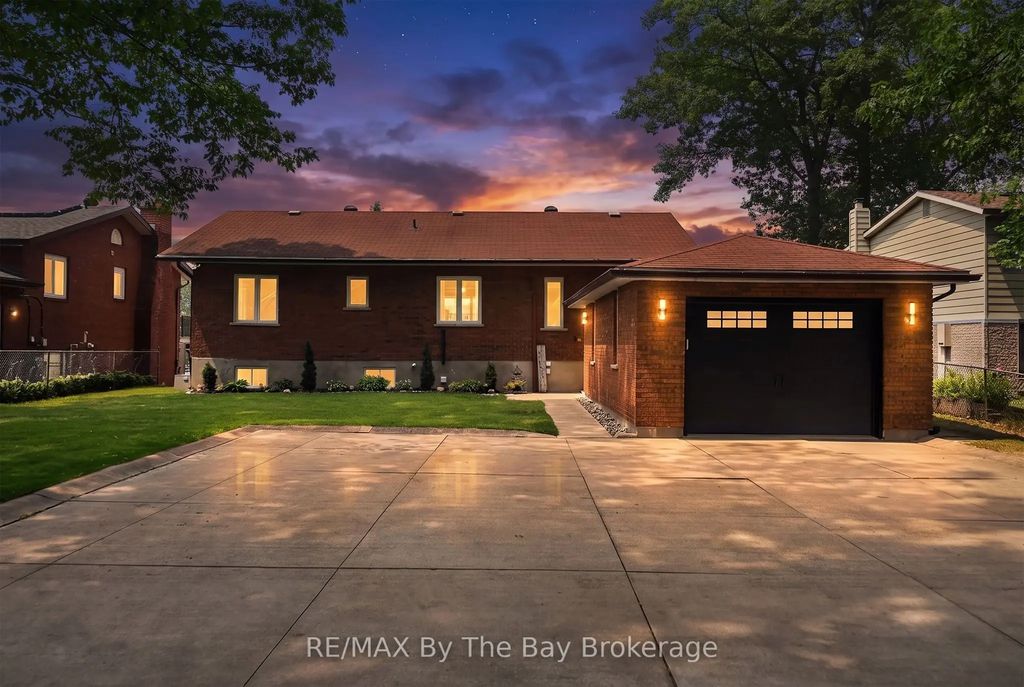 1434 River Road W, Wasaga Beach