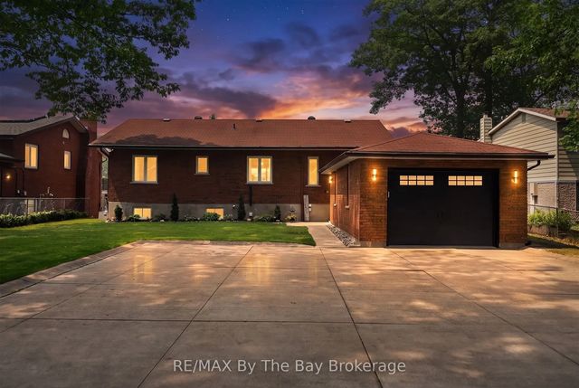 1434 River Road W, Wasaga Beach
