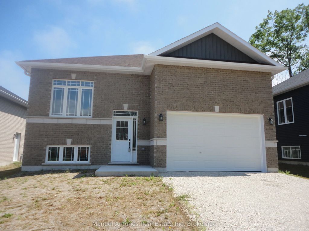 4 Joanne Crescent, Wasaga Beach