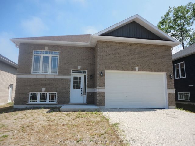 4 Joanne Crescent, Wasaga Beach