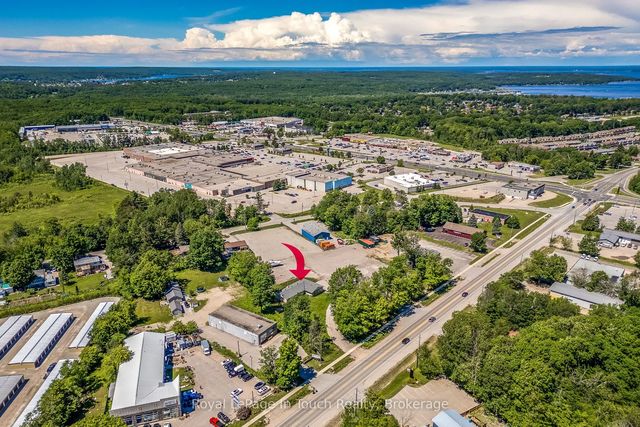 740 Balm Beach Road E, Midland