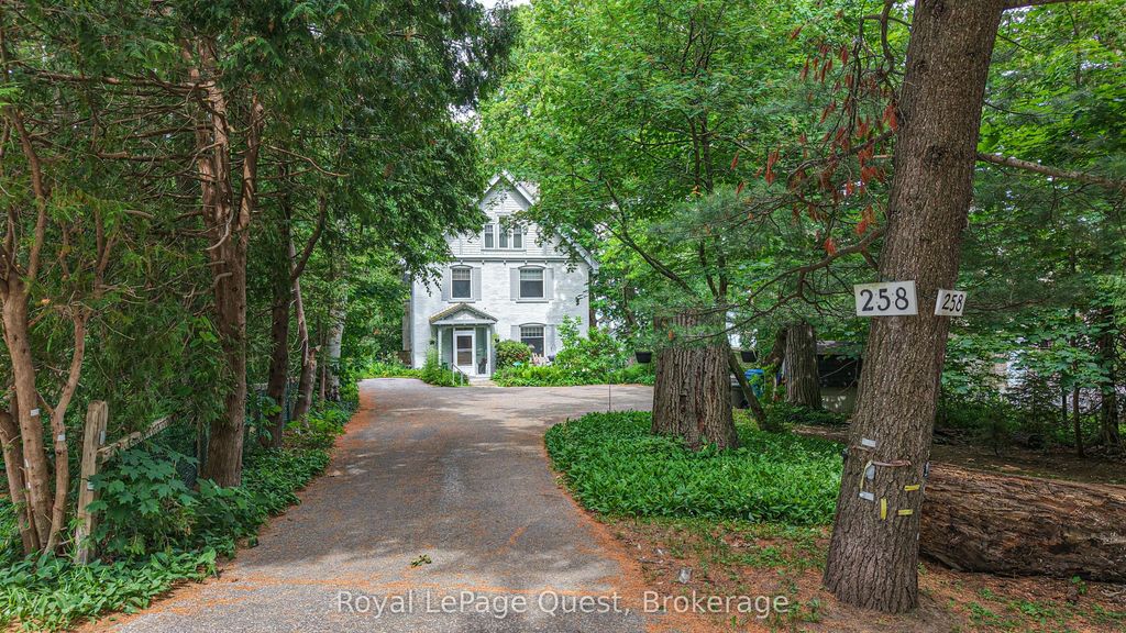 258 Bay Street, Orillia