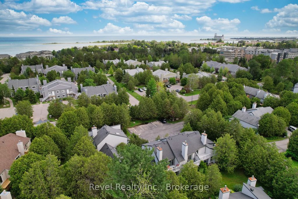 440 Oxbow Crescent W, Collingwood