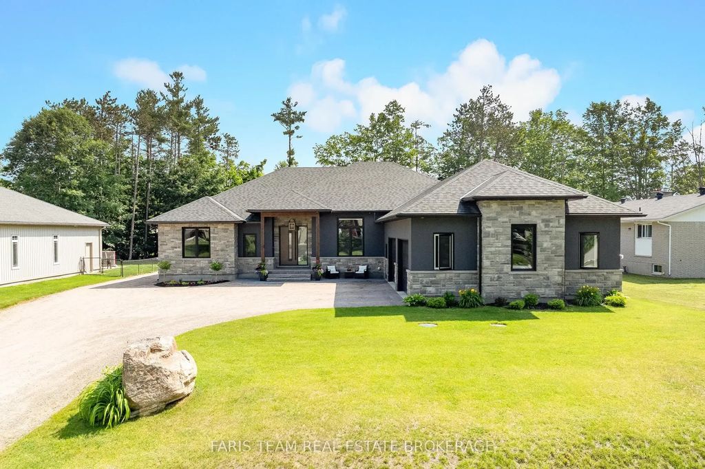 7 Reynolds Road, Tiny