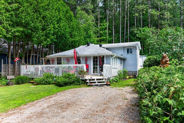 81 Andrew Drive, Tiny
