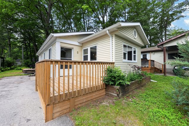 8 Shaw Street, Wasaga Beach