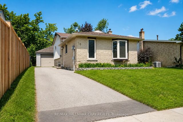 16 Austen Lane, Barrie