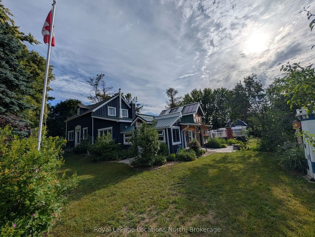 236 Phillips Street S, Clearview