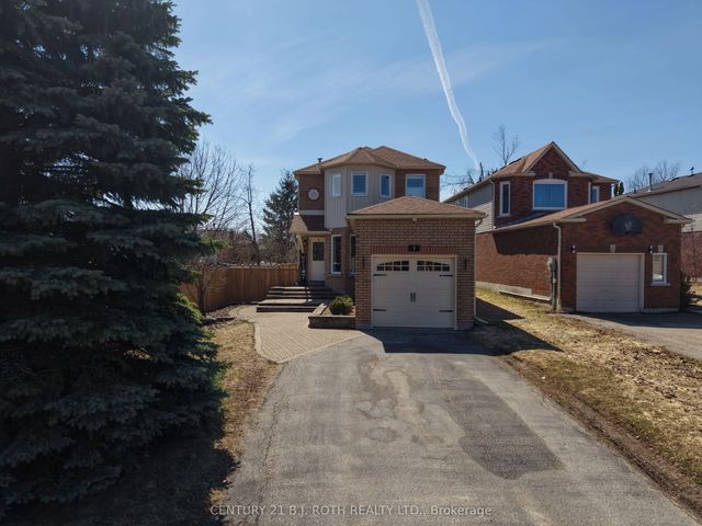 9 Laidlaw Drive N, Barrie