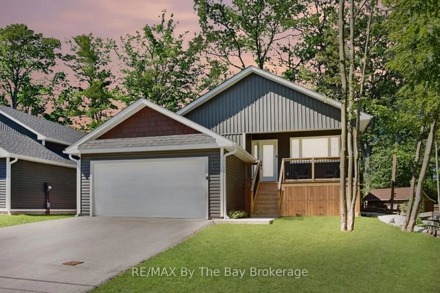 16 Caribbean Drive, Wasaga Beach