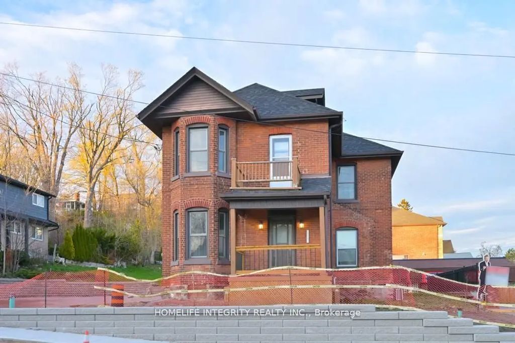 25 Berczy Street, Barrie