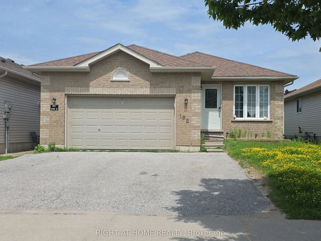 162 Hanmer Street E, Barrie