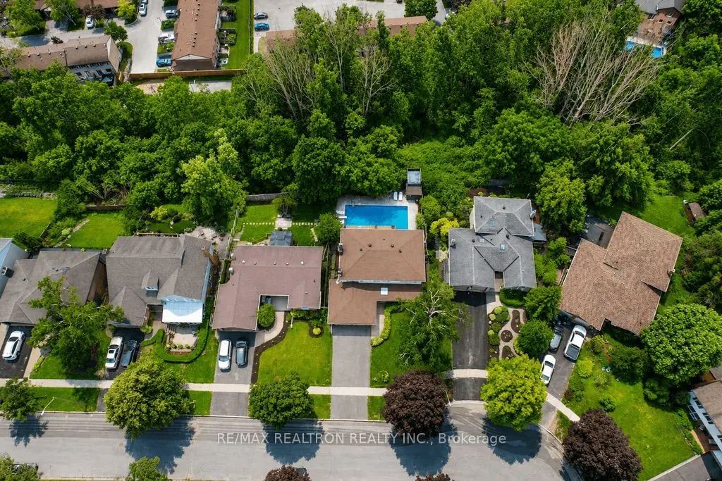 18 Debra Crescent, Barrie