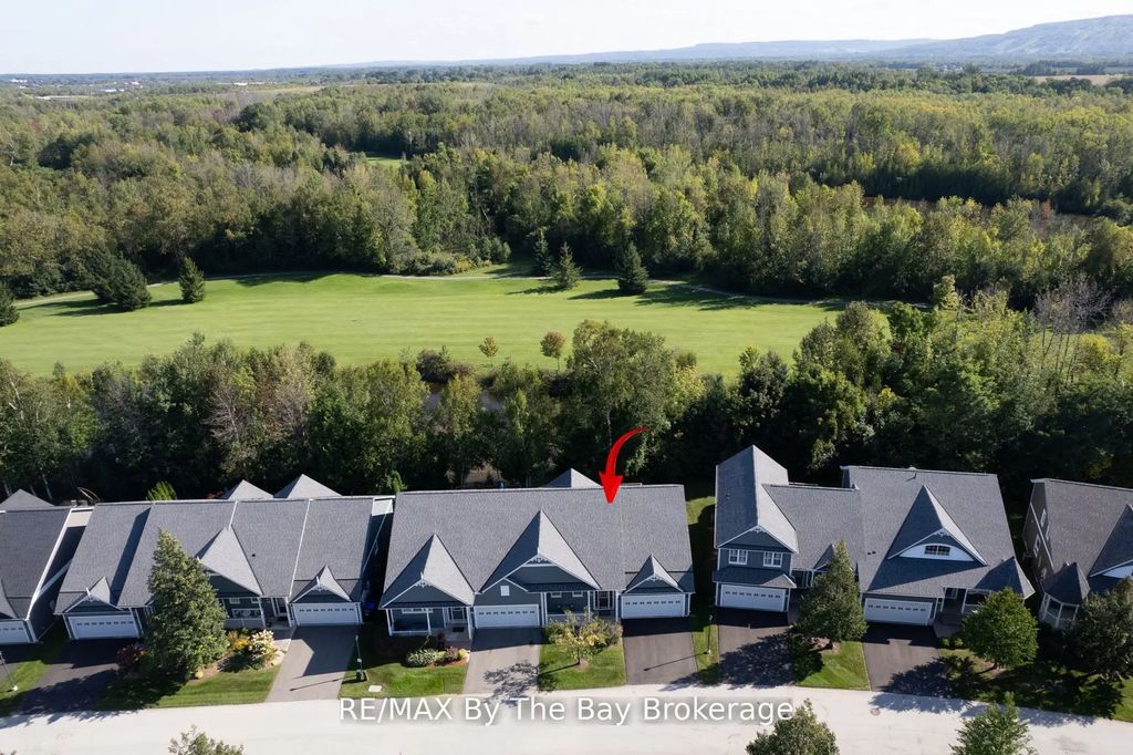 32 Green Briar Drive, Collingwood