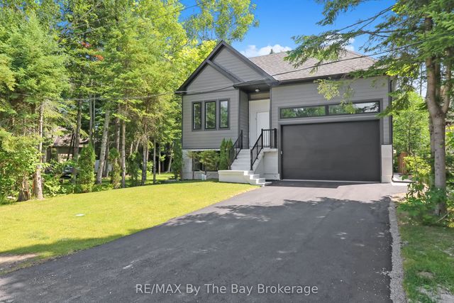 35 48th Street N, Wasaga Beach