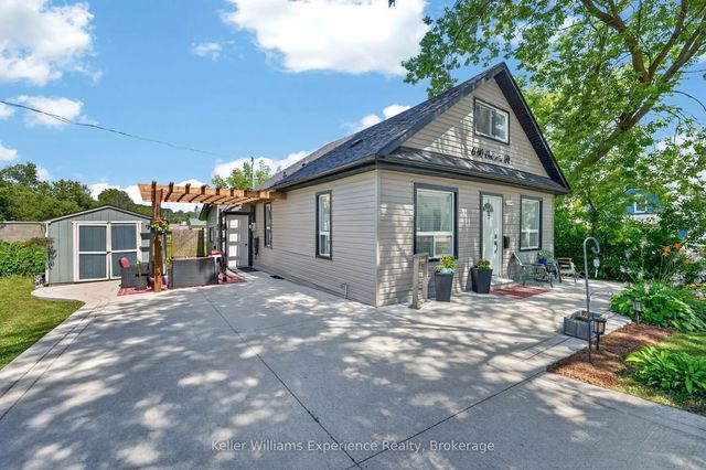 680 Ontario Street, Midland