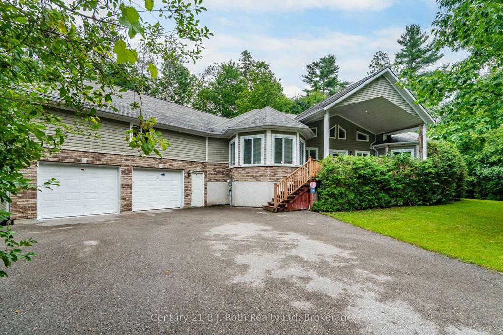 11 Rue Karola Road, Tiny
