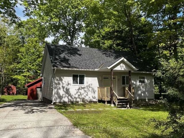 2135 Champlain Road, Tiny