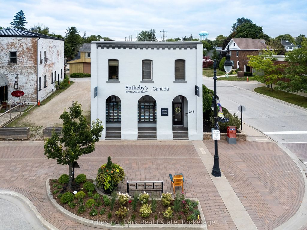 243 Hurontario Street, Collingwood