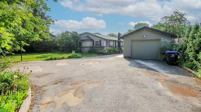 21 Sunnidale Road, Wasaga Beach