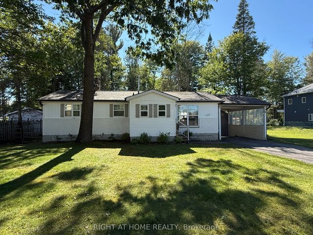 158 Zoo Park Road, Wasaga Beach