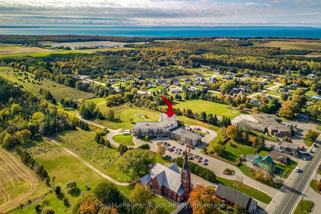 333 Lafontaine Road W 310, Tiny