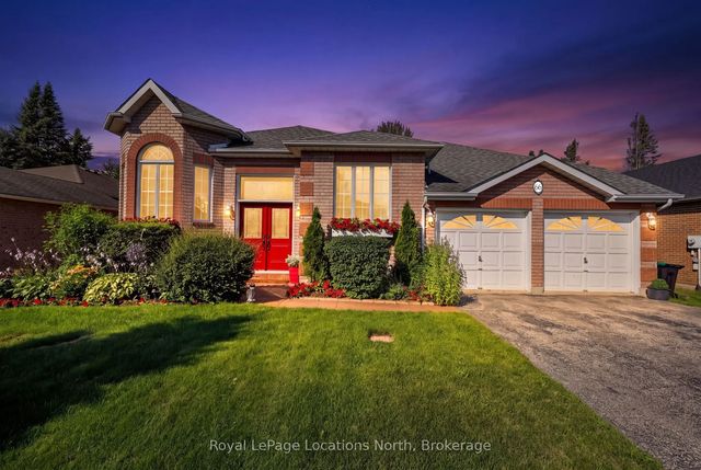 66 Royal Beech Drive, Wasaga Beach
