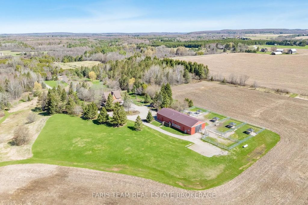 301 Concession 4 Road E, Tiny
