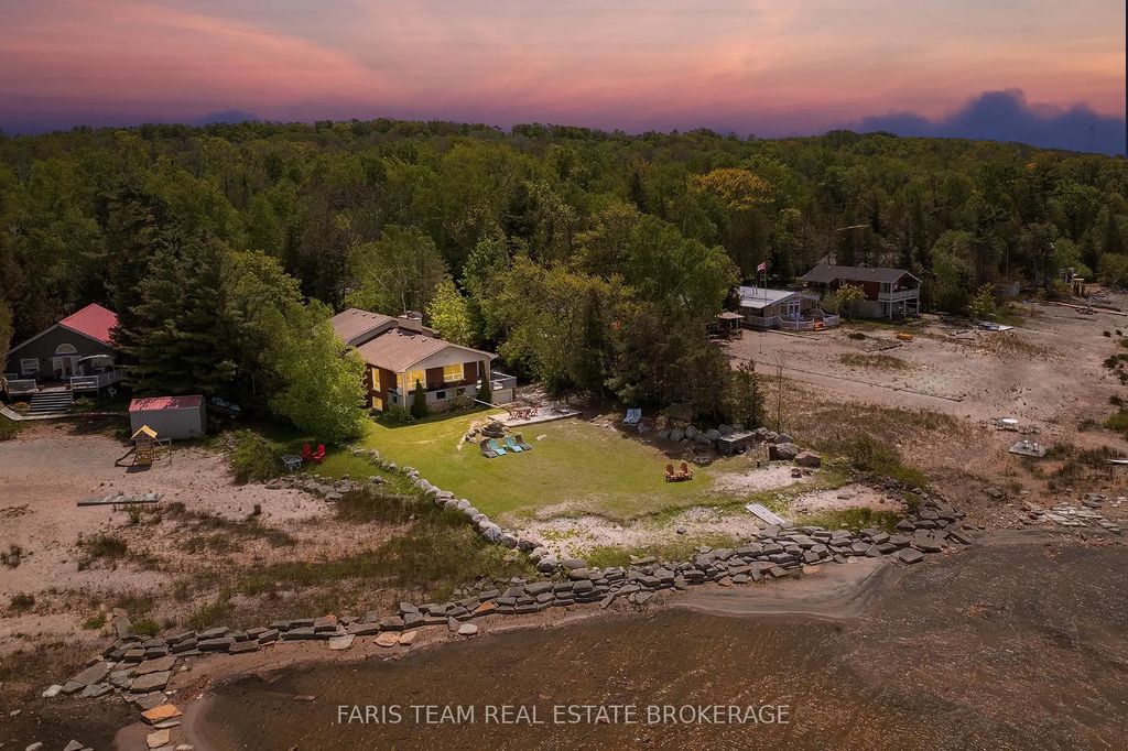 1787 Champlain Road, Tiny