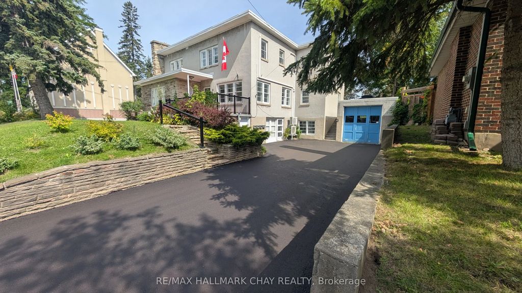 15 Parkside Drive 2, Barrie