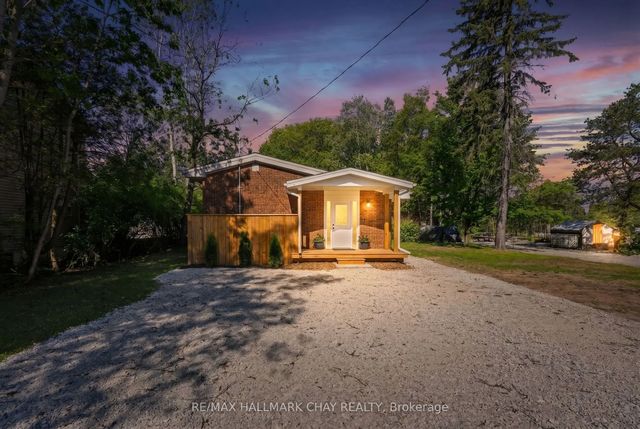8717 Beachwood Road, Wasaga Beach