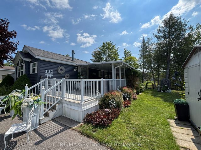 9 White Pines Trail, Wasaga Beach