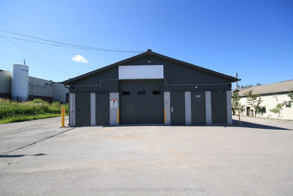 8 Brammer Drive, Orillia