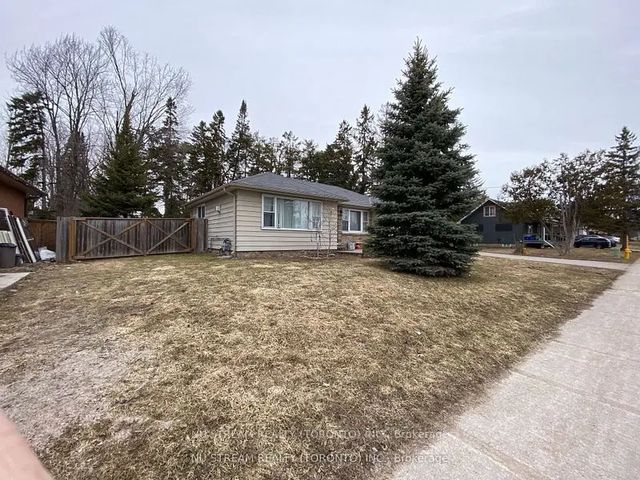 540 Big Bay Point Road, Barrie