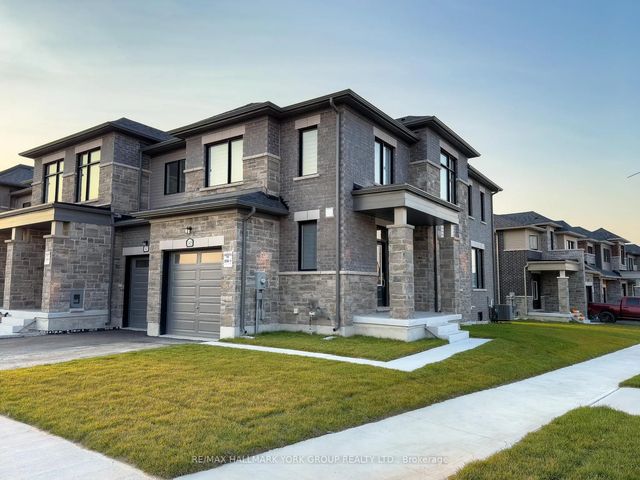145 Fenchurch Manor, Barrie