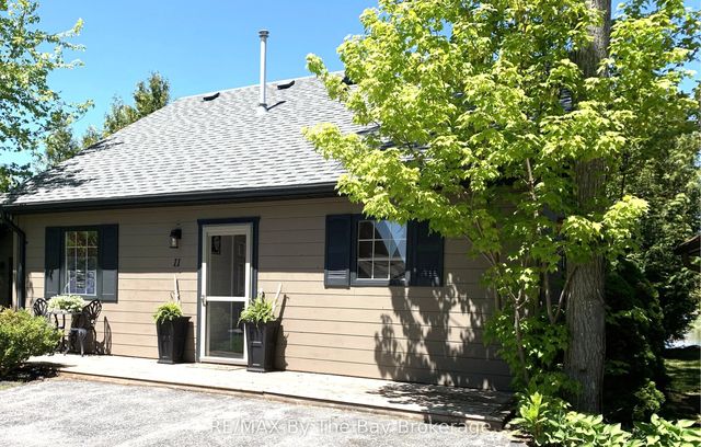 11 Cabin Crescent, Wasaga Beach