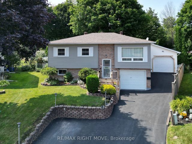8 Gaudaur Court, Orillia