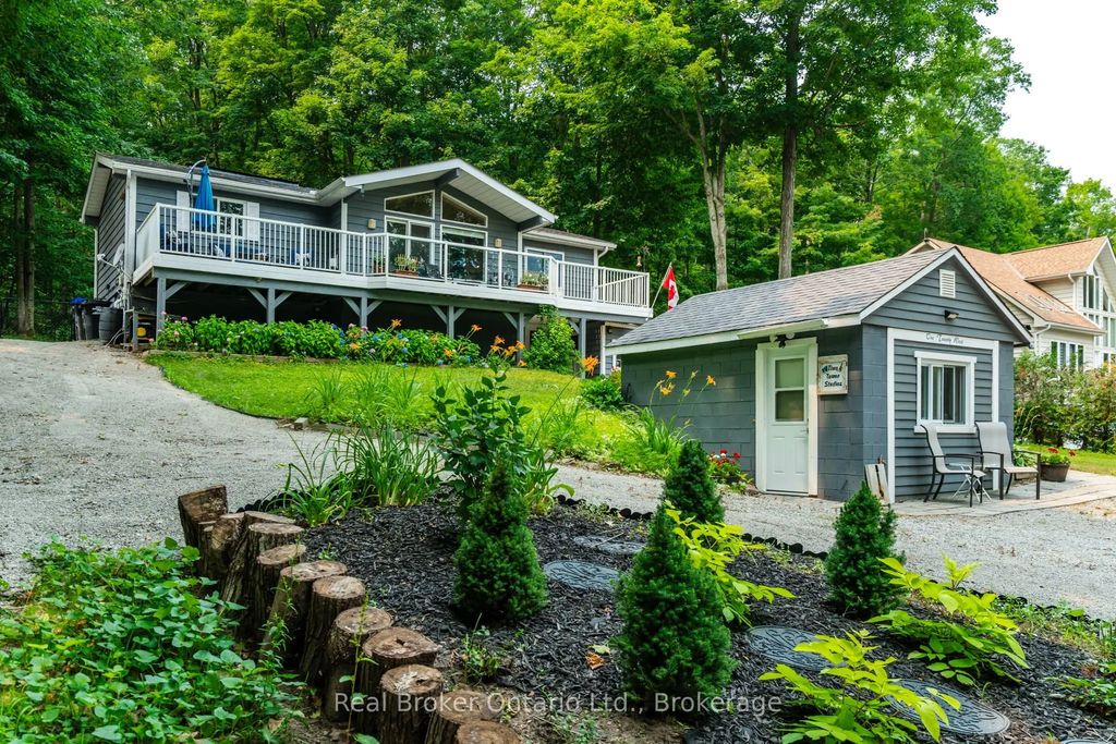 120 Farlain Lake Road W, Tiny