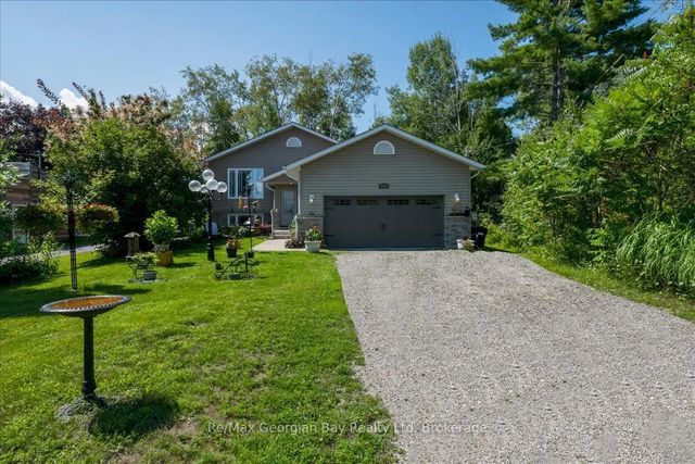 110 Maskinonge Road, Tay