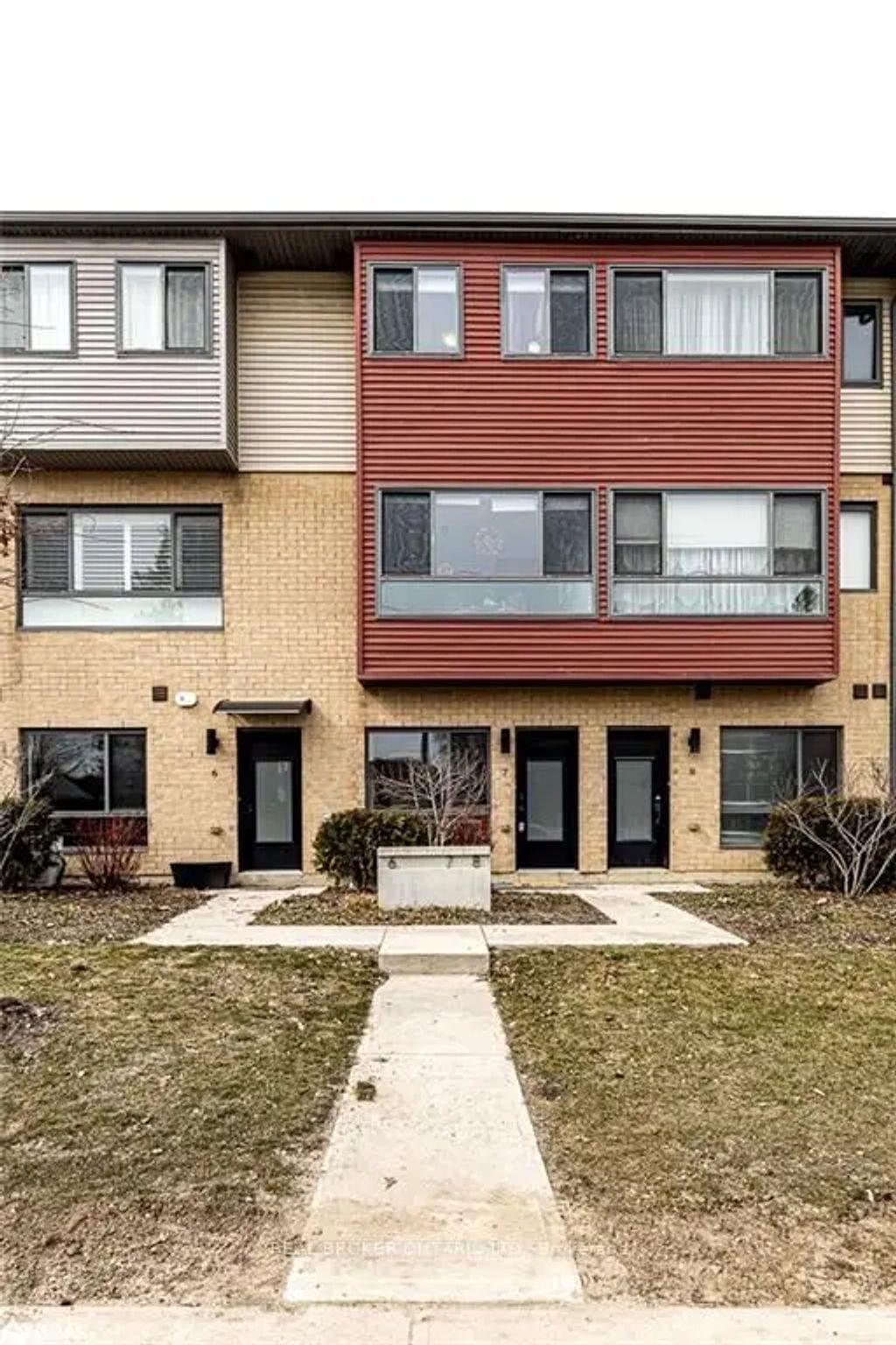 369 Essa Road 8, Barrie