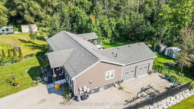 13009 County Road 16 Drive, Tay
