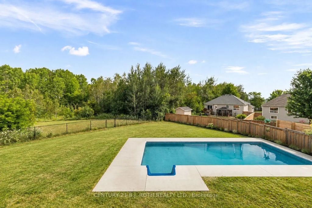 211 Roy Drive, Clearview