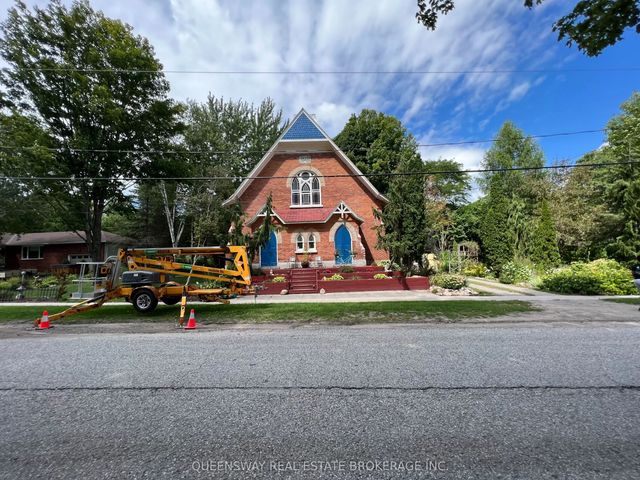 10 Mill Street W, Springwater