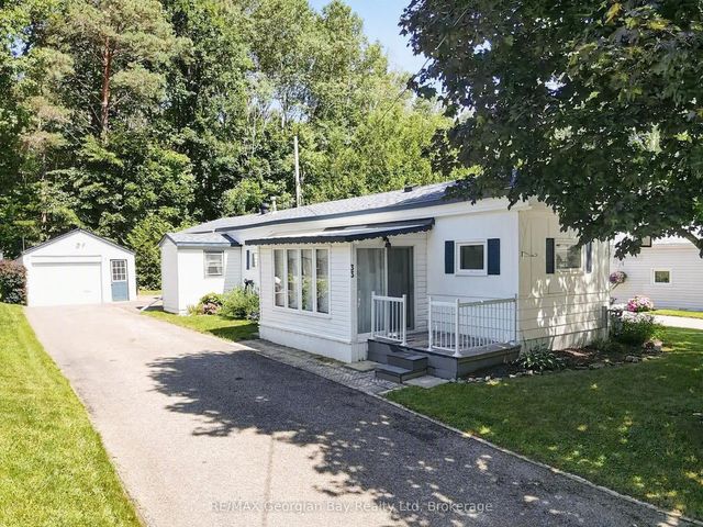 525 Midland Point Road 33, Midland