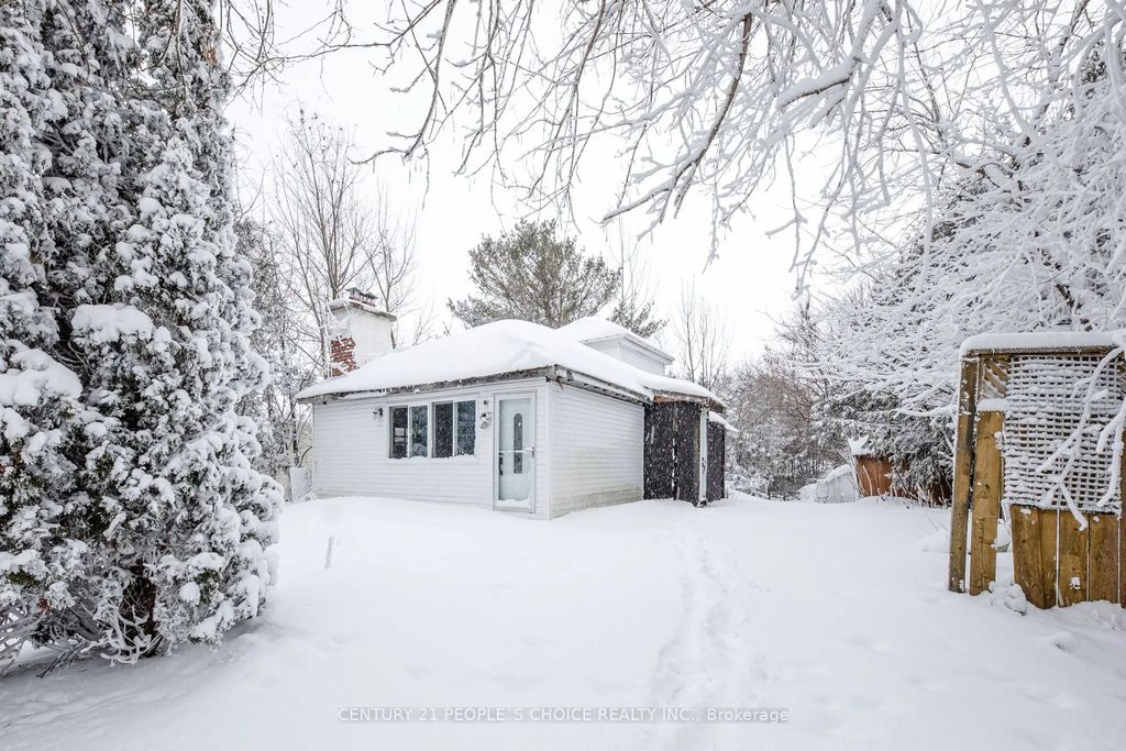 250 Kingfisher Avenue, Tay