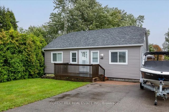 43 Lake Avenue, Ramara